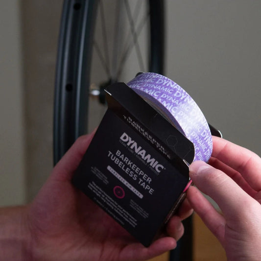 Dynamic Barkeeper Tubeless Rim Tape -rulla tubeless-kiekkojen teippaukseen. Kestävä ristikkäiskuiturakenteinen vanneteippi.