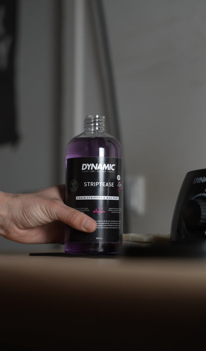 Dynamic Striptease Chain Degreaser soveltuu uusien ja käytettyjen pyörän ketjujen puhdistamiseen ennen voitelua tai vahakäsittelyä.