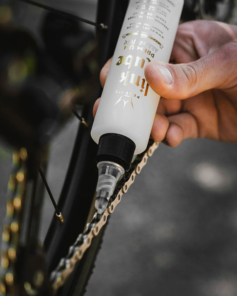Peaty's LinkLube Premium All Weather ketjuöljyn levitys polkupyörän ketjulle gravel-, maantie- ja maastopyörän voimansiirron voitelua varten