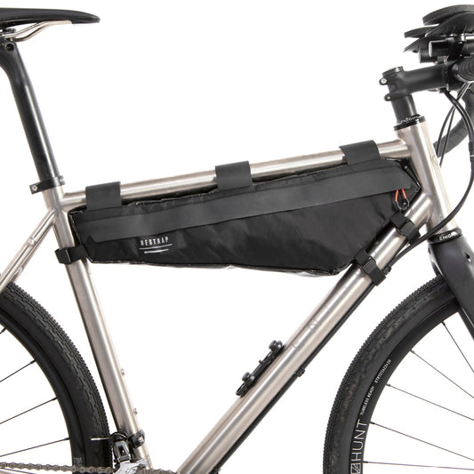 Restrap Adventure Race Frame Bag Large runkolaukku gravel-pyörässä lisäsäilytystilan maksimoimiseksi