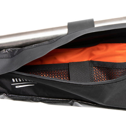 Restrap Adventure Race Frame Bag Large sisätila ja verkkotasku työkalujen, varaosien ja energioiden järjestämiseen