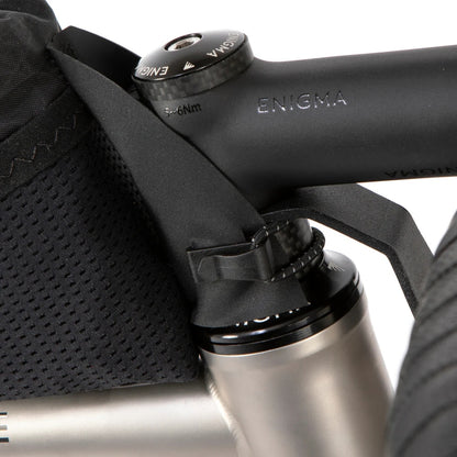 Restrap Adventure Race Top Tube Bag Short 1,2 l MOLLE Hypalon -kiinnitys vakautta ja tukevaa asennusta varten