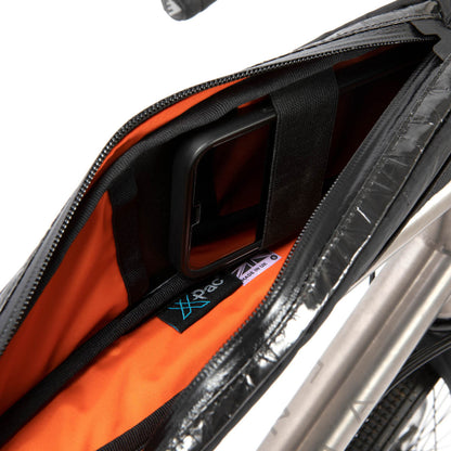 Restrap Race Top Tube Bag Short 1,2 l sisätila puhelimen, energiageelien ja pyöräilytarvikkeiden säilyttämiseen