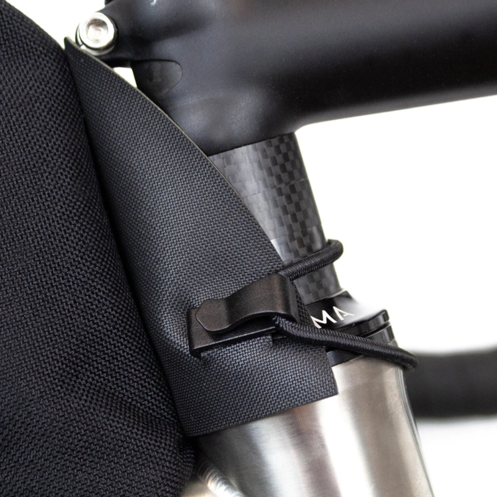 Restrap Top Tube Bag 0,8 l runkolaukun säädettävä kiinnityshihna vakaaseen asennukseen gravel- ja maantiepyörässä