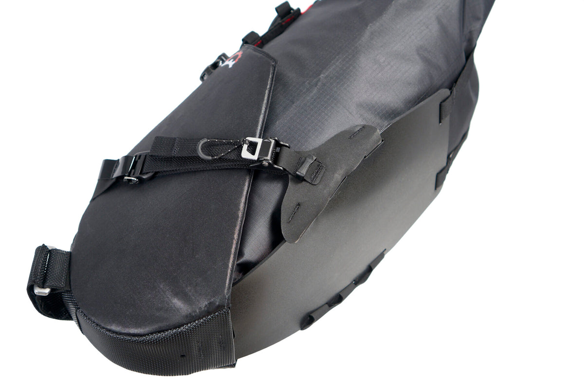 Revelate Designs Terrapin 14L System irrotettava vedenpitävä kuivapussi ja satulalaukun holster-järjestelmä